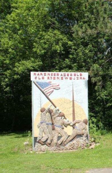 MARINES RAISE OLD GLORY ON IWO JIMA MEMORIAL