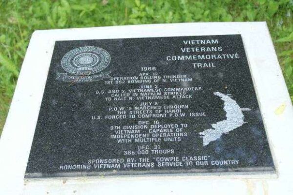 PHILLIPS VIETNAM VETERANS COMMEMORATIVE TRAIL 1966 MEMORIAL PLAQUE