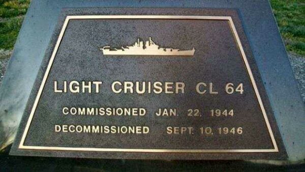 U.S.S. VINCENNES LIGHT CRUISER WAR MEMORIAL PLAQUE