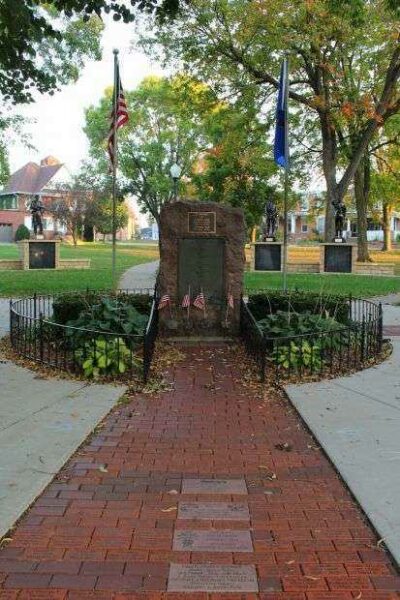 PLATTEVILLE WAR VETERANS MEMORIAL