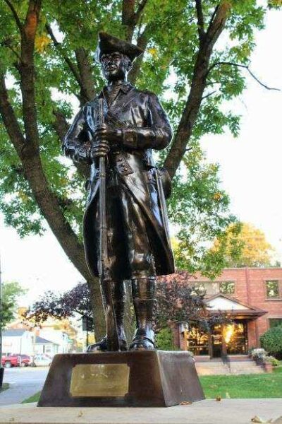 PLATTEVILLE VETERANS HONOR ROLL MEMORIAL STATUE H