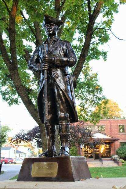 PLATTEVILLE VETERANS HONOR ROLL MEMORIAL STATUE H
