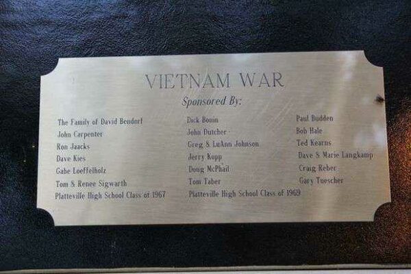 PLATTEVILLE VETERANS HONOR ROLL MEMORIAL PLAQUE C