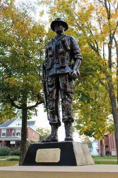 PLATTEVILLE VETERANS HONOR ROLL MEMORIAL STATUE C