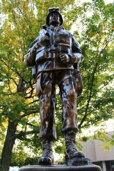 PLATTEVILLE VETERANS HONOR ROLL MEMORIAL STATUE B