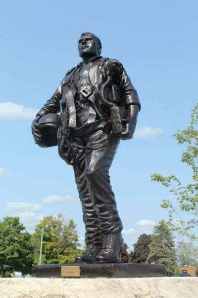 CHILTON VETERANS MEMORIAL STATUE C