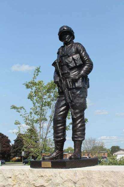 CHILTON VETERANS MEMORIAL STATUE B