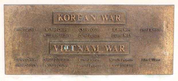 CALUMET COUNTY KOREAN WAR AND VIETNAM WAR MEMORIAL PLAQUE