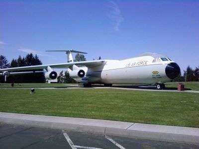 C-141B STARLIFTER MEMORIAL