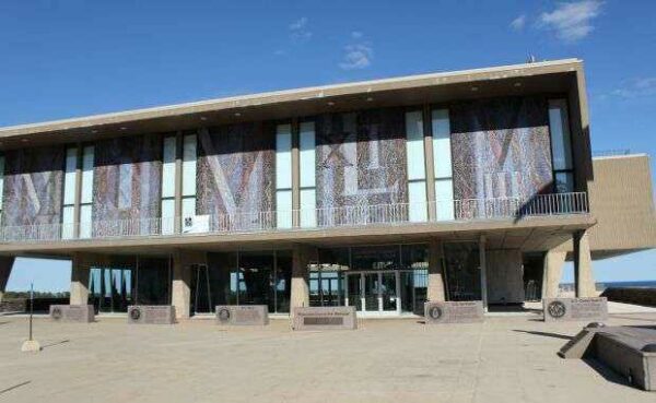 MILWAUKEE COUNTY WAR MEMORIAL CENTER