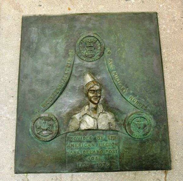 BICENTENNIAL TRIBUTE TO ALL MILITARY NURSES MEMORIAL PLAQUE