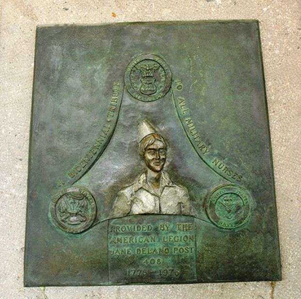 BICENTENNIAL TRIBUTE TO ALL MILITARY NURSES MEMORIAL PLAQUE