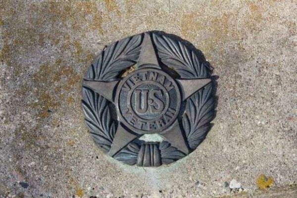 WISCONSIN MEDAL OF HONOR MEMORIAL AT KING WAR MEDALLION J