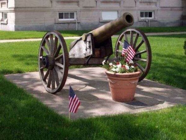 CLAY COUNTY CIVIL WAR MEMORIAL CANNONS