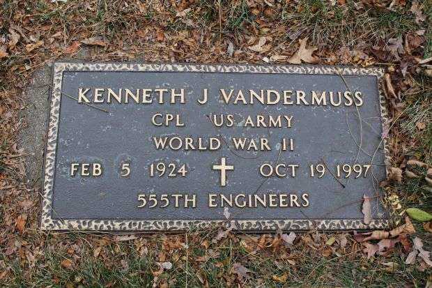 kENNETH J VANDERMUSS MEMORIAL CEMETERY STONE