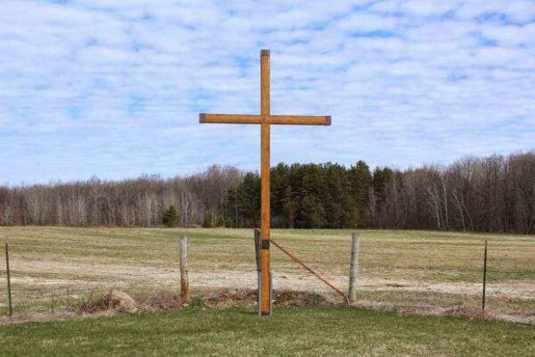 AMERICAN LEGION POST 524 WAR MEMORIAL CROSS