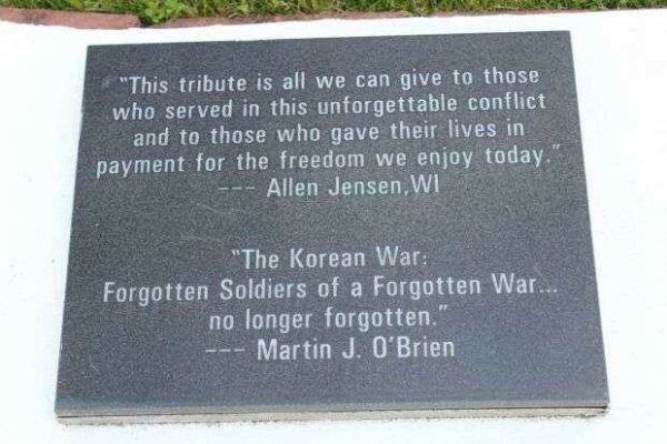 THE KOREAN WAR TRIBUTE MEMORIAL PLAQUE W