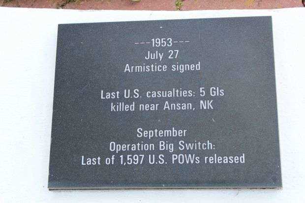 THE KOREAN WAR TRIBUTE MEMORIAL PLAQUE Q