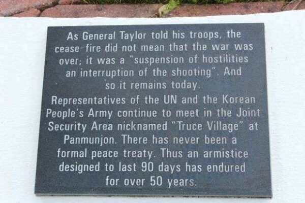 THE KOREAN WAR TRIBUTE MEMORIAL PLAQUE P