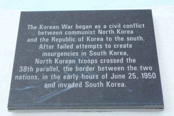 THE KOREAN WAR TRIBUTE MEMORIAL PLAQUE C