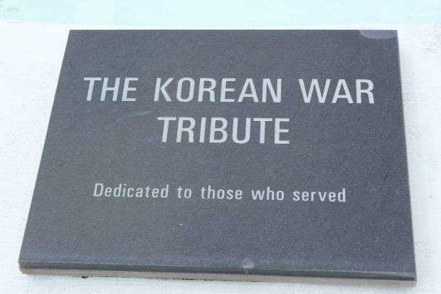 THE KOREAN WAR TRIBUTE MEMORIAL PLAQUE A