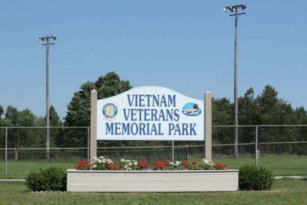 TWO RIVERS VIETNAM VETERANS MEMORIAL PARK MARKER