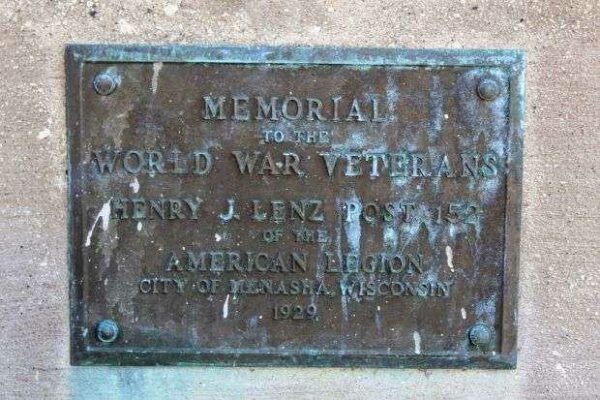 MENASHA WORLD WAR VETERANS MEMORIAL PLAQUE