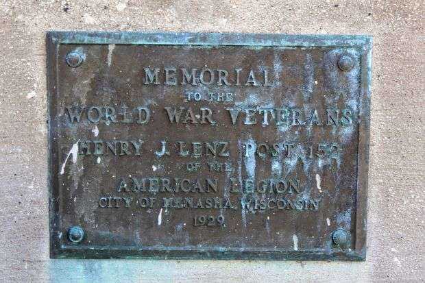 MENASHA WORLD WAR VETERANS MEMORIAL PLAQUE