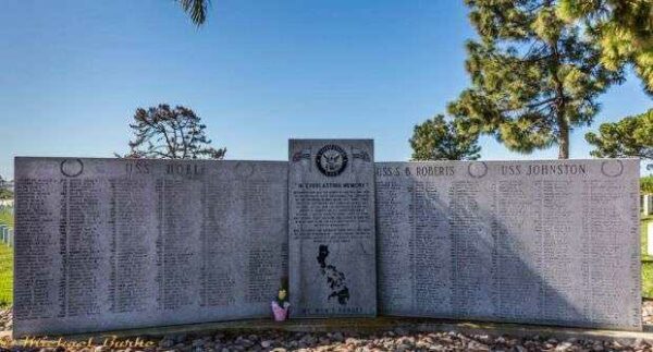 IN EVERLASTING MEMORY HONOR ROLL MEMORIAL WALL