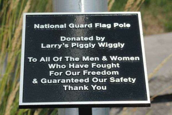 KAUKAUNA VETERANS MEMORIAL NATIONAL GUARD FLAGPOLE