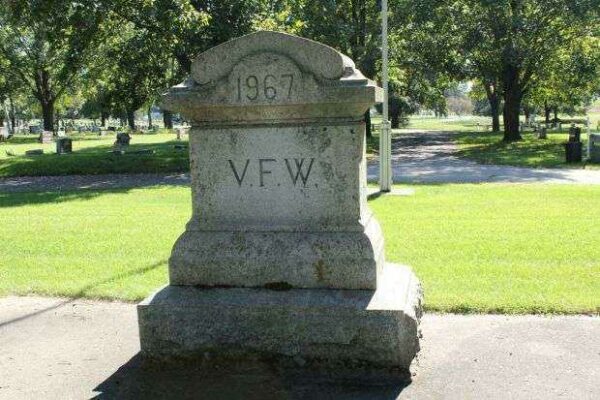 FOREST HOME CEMETERY V.F.W. WAR MEMORIAL