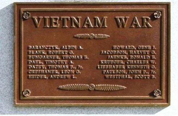 NEENAH & MENASHA WAR VETERANS MEMORIAL PLAQUE D