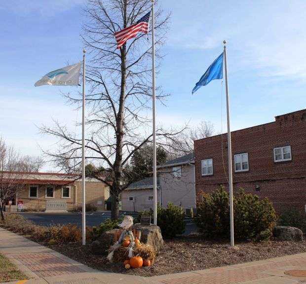IN MEMORY OF MOSINEE VFW & AUXILIARY POST 8733 FLAGPOLE