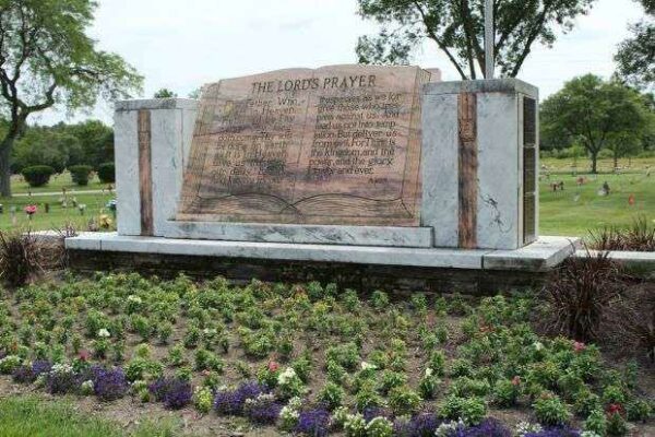 HIGHLAND MEMORIAL PARK VETERANS MEMORIAL BACK