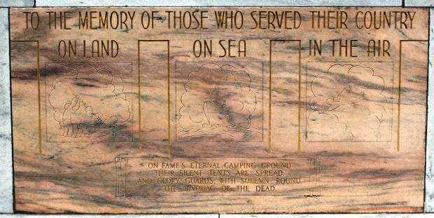 HIGHLAND MEMORIAL PARK VETERANS MEMORIAL FRONT CLOSEUP