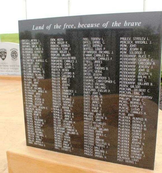 POTOSI-TENNYSON VETERANS MEMORIAL HONOR ROLL STONE E