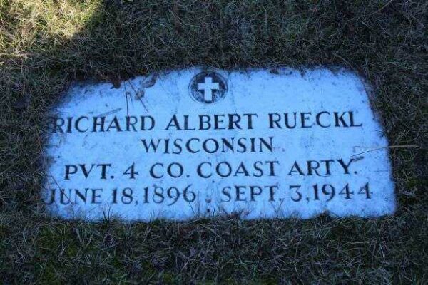 RICHARD ALBERT ROECKL MEMORIAL CEMETERY STONE