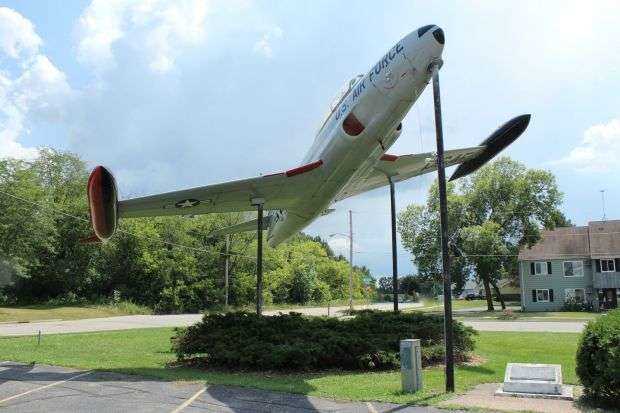 MILITARY MEMORIAL AIRCRAFT