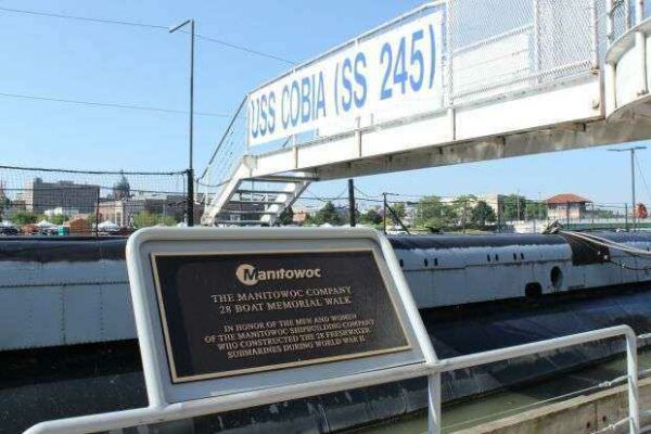 THE MANITOWOC COMPANY 28 BOAT MEMORIAL WALK PLAQUE