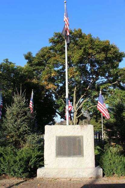 CITY OF BURLINGTON WORLD WAR HONOR ROLL MEMORIAL