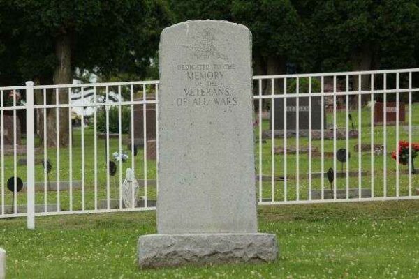 OAK HILL CEMETERY WAR VETERANS MEMORIAL