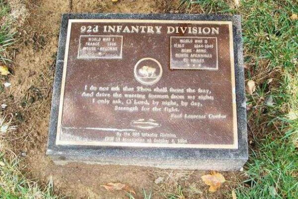 92D INFANTRY DIVISION WAR MEMORIAL TREE PLAQUE