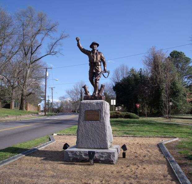 PETERSBURG WORLD WAR MEMORIAL