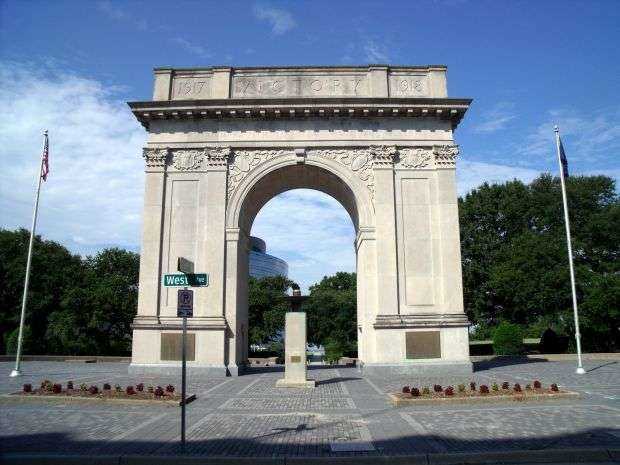 NEWPORT NEWS VICTORY ARCH MEMORIAL