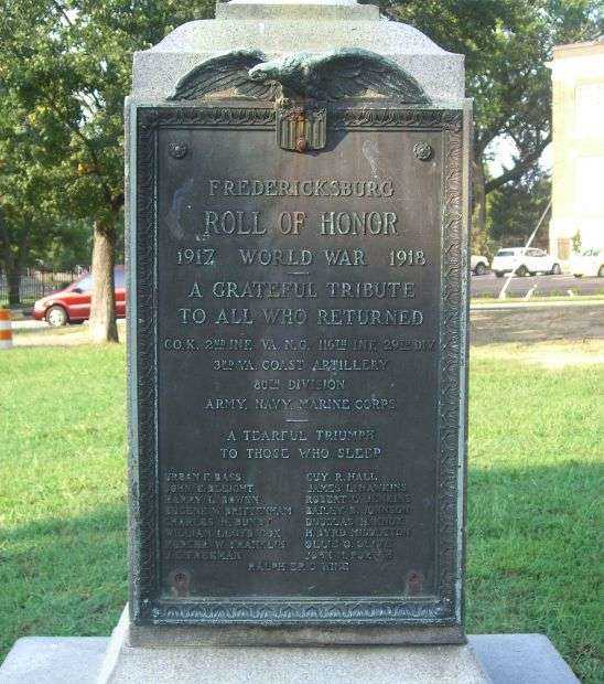 FREDERICKSBURG ROLL OF HONOR WORLD WAR MEMORIAL FLAGPOLE PLAQUE