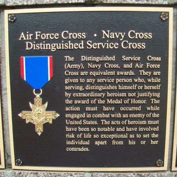 AIR FORCE CROSS, NAVY CROSS, DISTINGUISHED SERVICE CROSS MEMORIAL PLAQUE