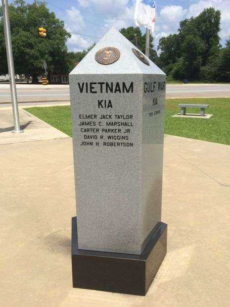 URIAH VETERANS MEMORIAL KIA HONOR ROLL STONE D