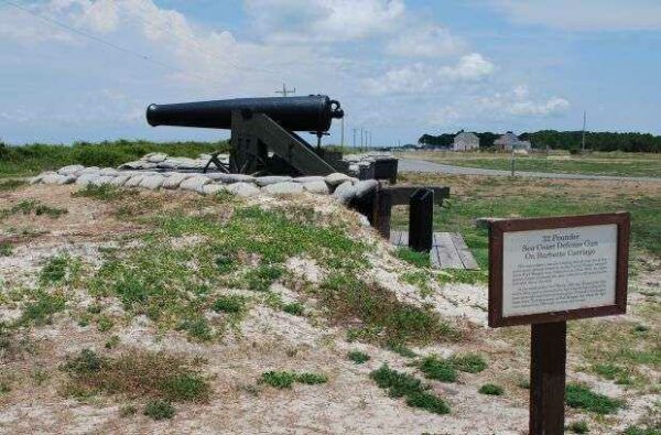 32 POUNDER SEA COAST DEFENSE GUN MEMORIAL