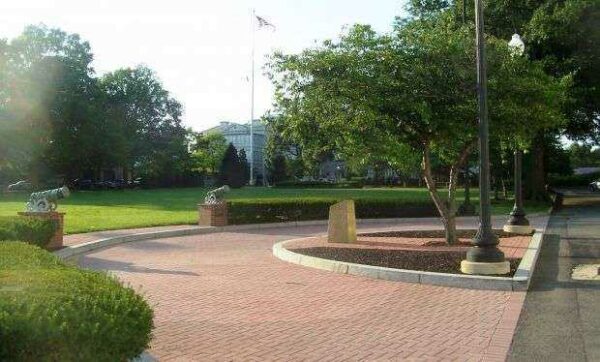 LEUTZE MEMORIAL PARK