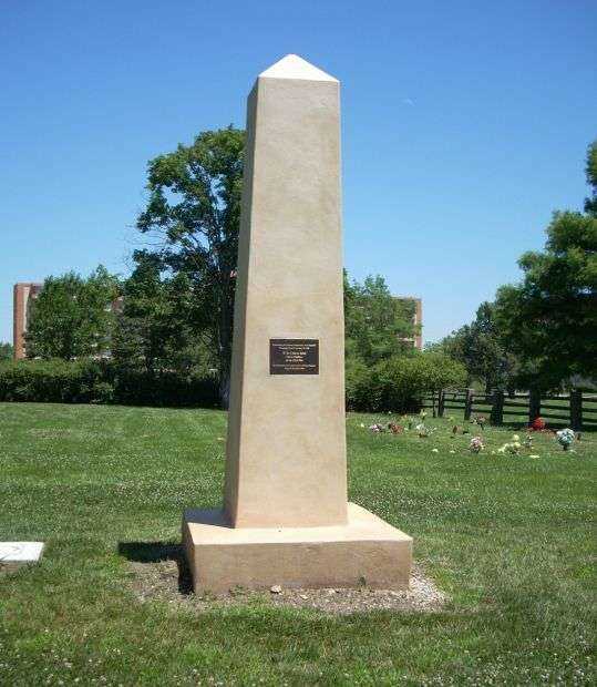 WASHINGTON POST NO. 12 G.A.R. UNKNOWN DEAD CIVIL WAR MEMORIAL
